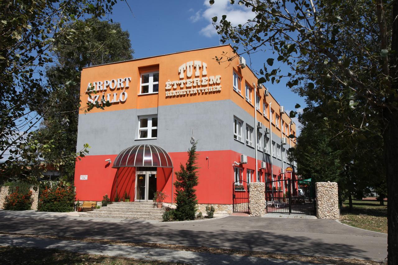 Airport Szallo Tokol